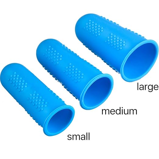 12 Pieces Silicone Hot Glue Gun Finger Caps, 4 Colors Finger Guard Protectors or Hot Glue Wax Rosin Resin Honey Adhesives Scrapbooking Sewing in 3 Sizes-Red/Blue/Yellow/Green