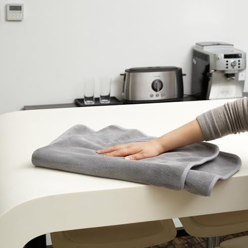 Amazon Basics Super Absorbent Microfiber Car Drying Towel, Streak-Free - Image 7