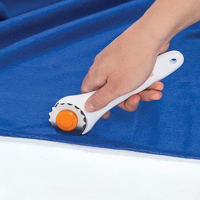 Fiskars 45mm Perforated Rotary Blade, Crochet Edge Skip Stitch Rotary Cutter - Image 3