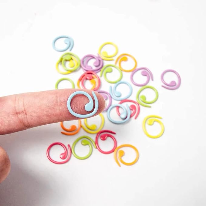 Hilsayum 30PCS Metal Stitch Markers Helical-Shaped Crochet Markers Ring Multicolor Crochet Locking Markers for Knitting and Crocheting (Multicolor)