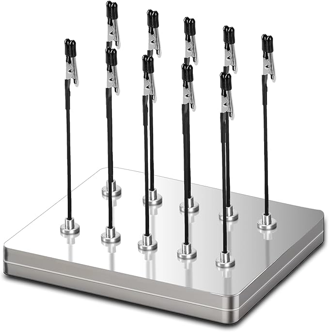 Magnetic Helping Hands for Soldering by Siblaies