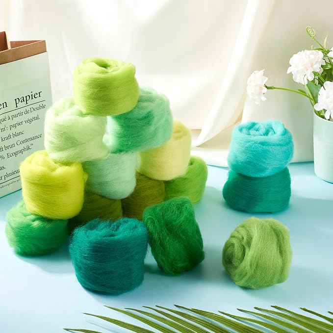 FASHEWELRY 2.65 oz Green Wool Roving - Image 5