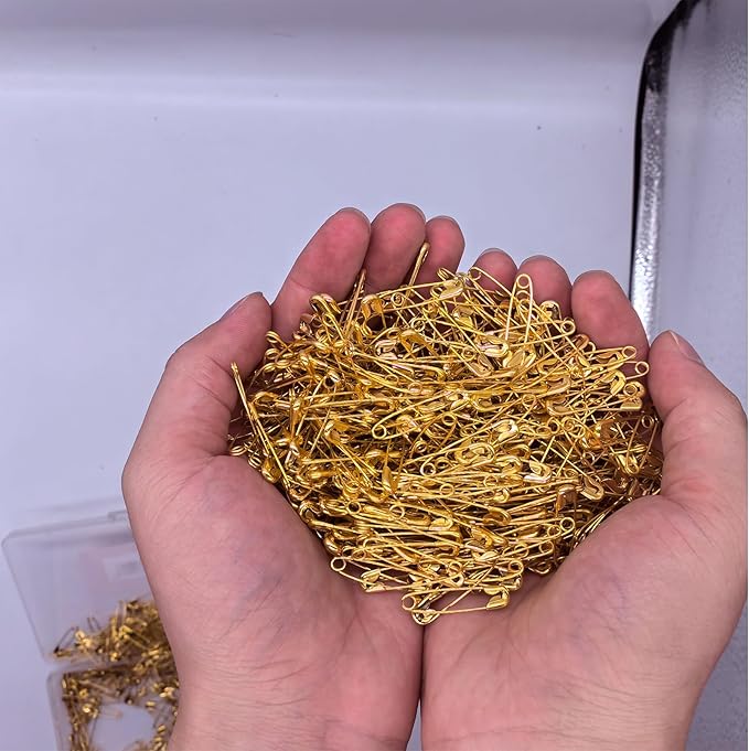 1000PCS Safety Pins, 1.1 inch Small Safety Pins, Rust-Resistant Nickel Plated Steel, Sharp Edge Safety Pin for Clothes, Sewing, 28mm Decorative Safety Pins Assorted (Gold)