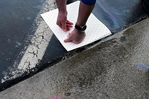 FlashDry Oil Absorbent Pads – High Absorbency of Oil-Based Liquids, Water-Repellent, Tear-Resistant, Premium Mats, Ideal for Garage, Driveway, Automotive, Marine Use, 17.5” x 13.5”, 100-Count Box